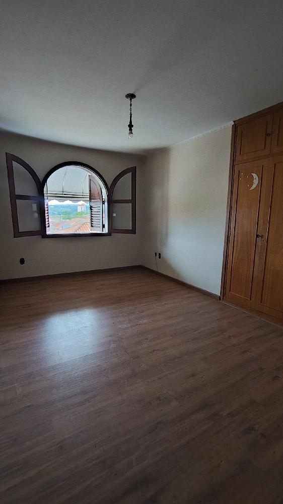 SOBRADO PARA LOCAÇÃO NO CENTRO