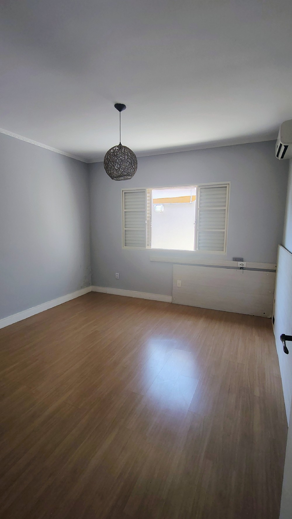 SOBRADO PARA VENDA PRÓXIMO AO CENTRO