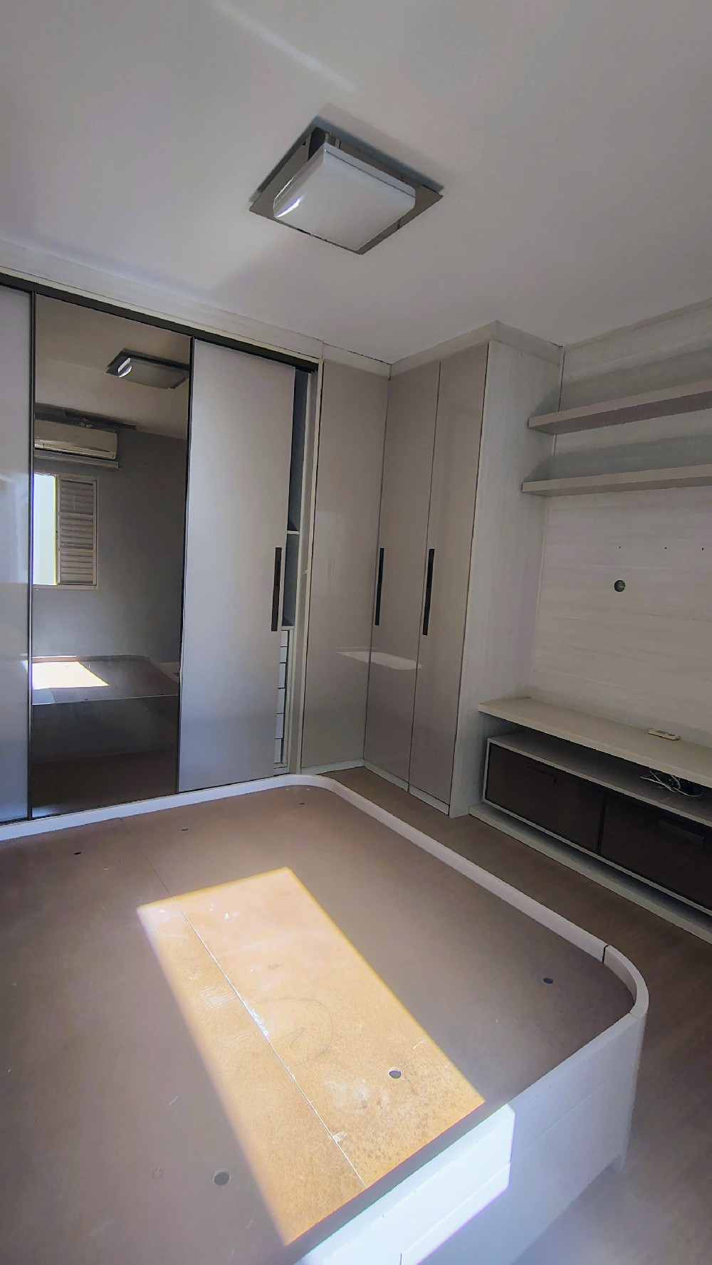 SOBRADO PARA VENDA PRÓXIMO AO CENTRO