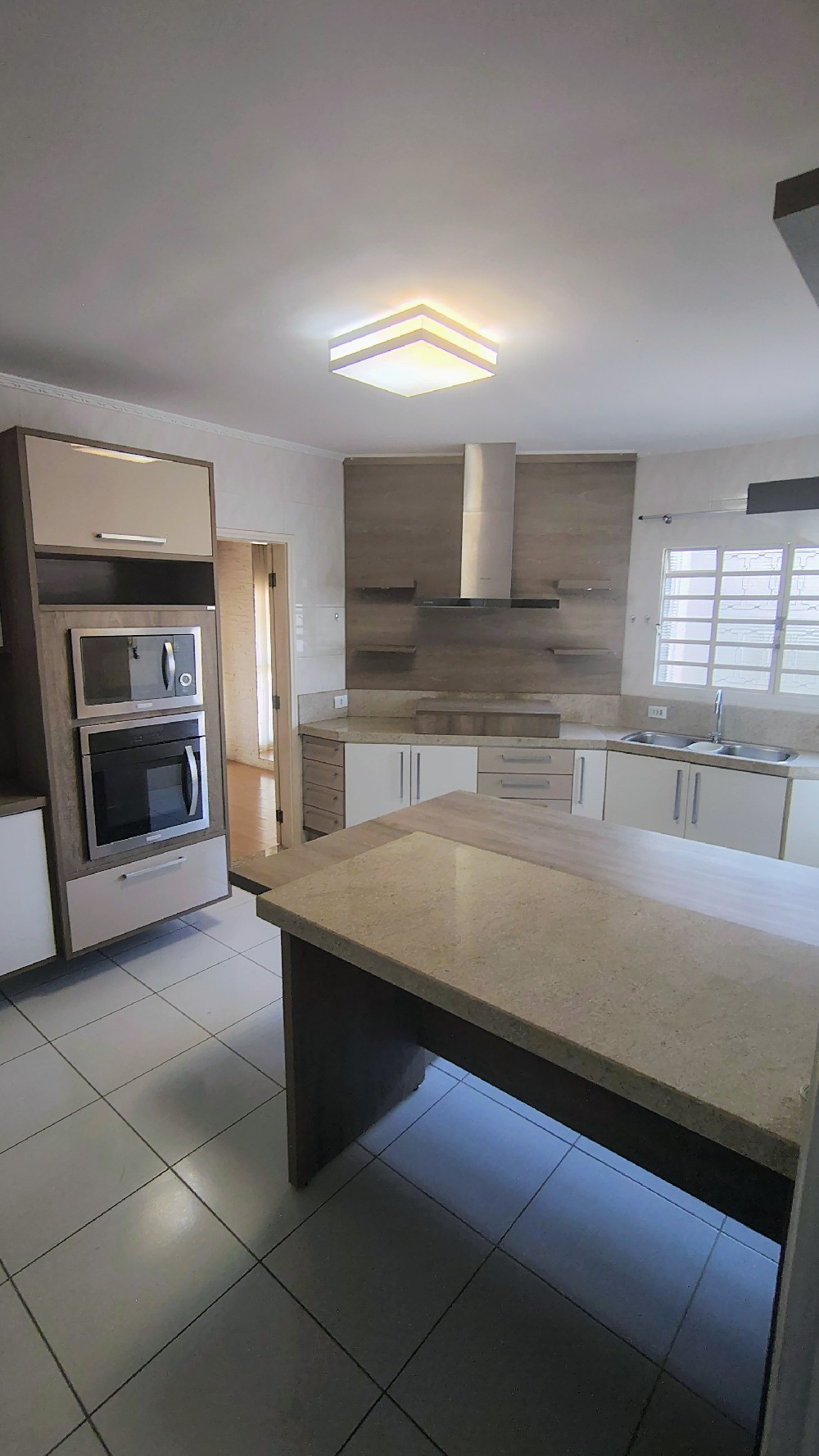 SOBRADO PARA VENDA PRÓXIMO AO CENTRO