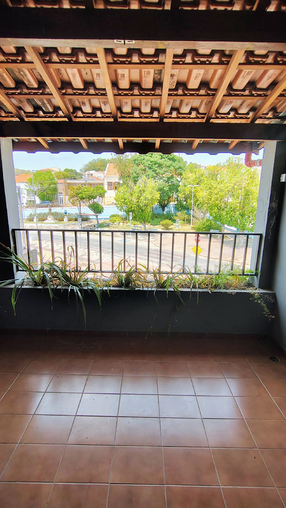 SOBRADO PARA LOCAÇÃO NO LARGO DO ROSÁRIO