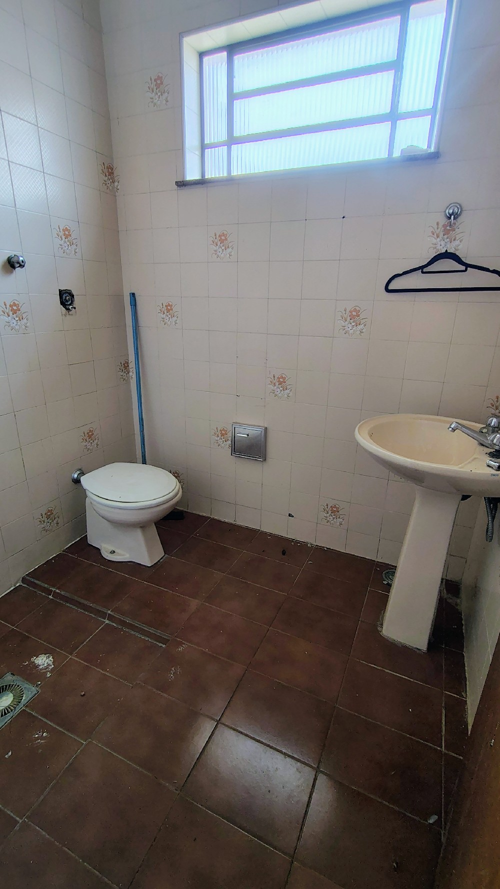 SOBRADO PARA LOCAÇÃO NO LARGO DO ROSÁRIO