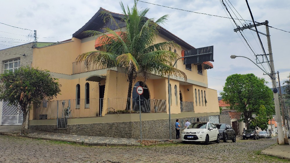 SOBRADO PARA LOCAÇÃO NO CENTRO