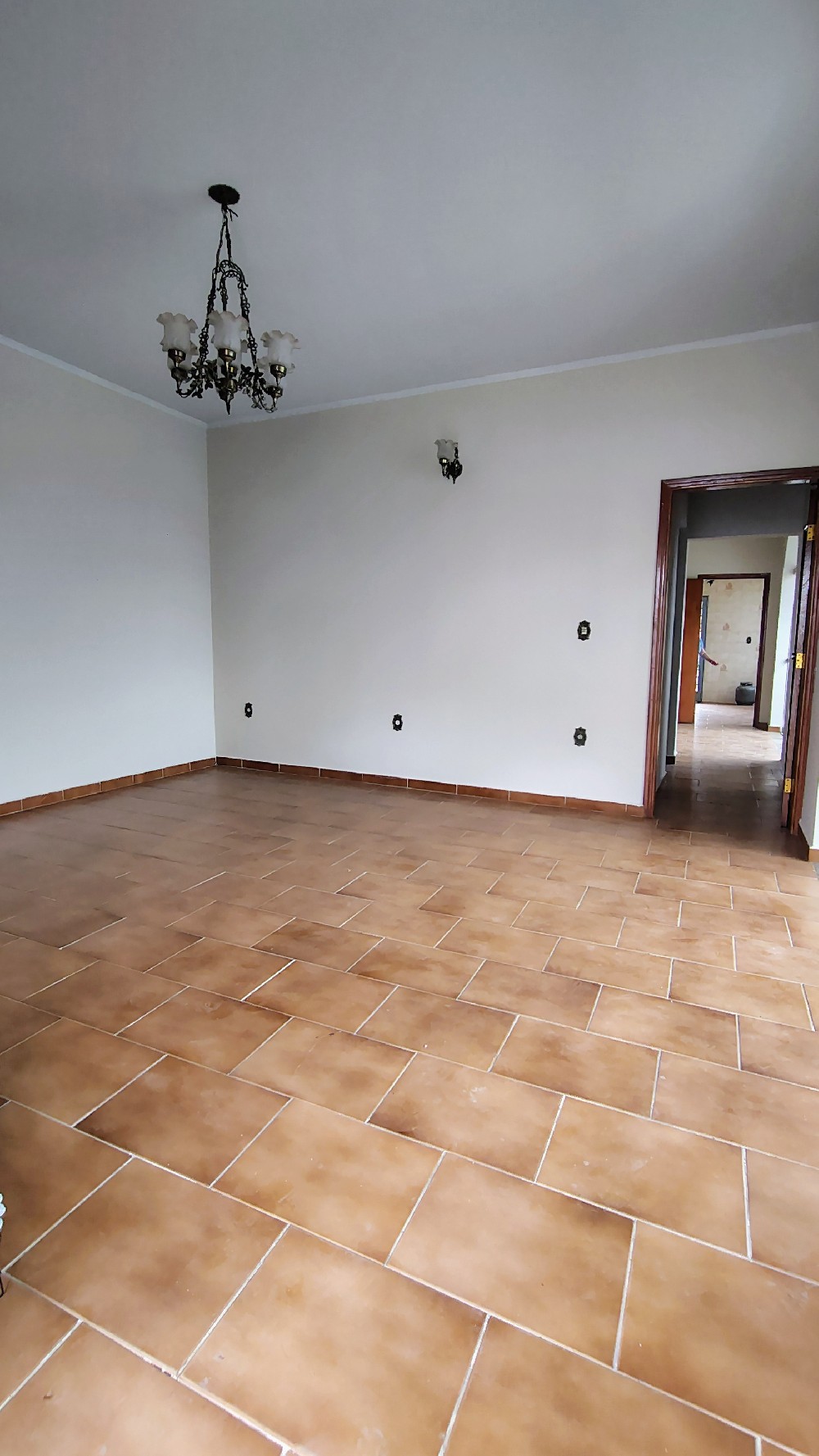 SOBRADO PARA LOCAÇÃO NO CENTRO