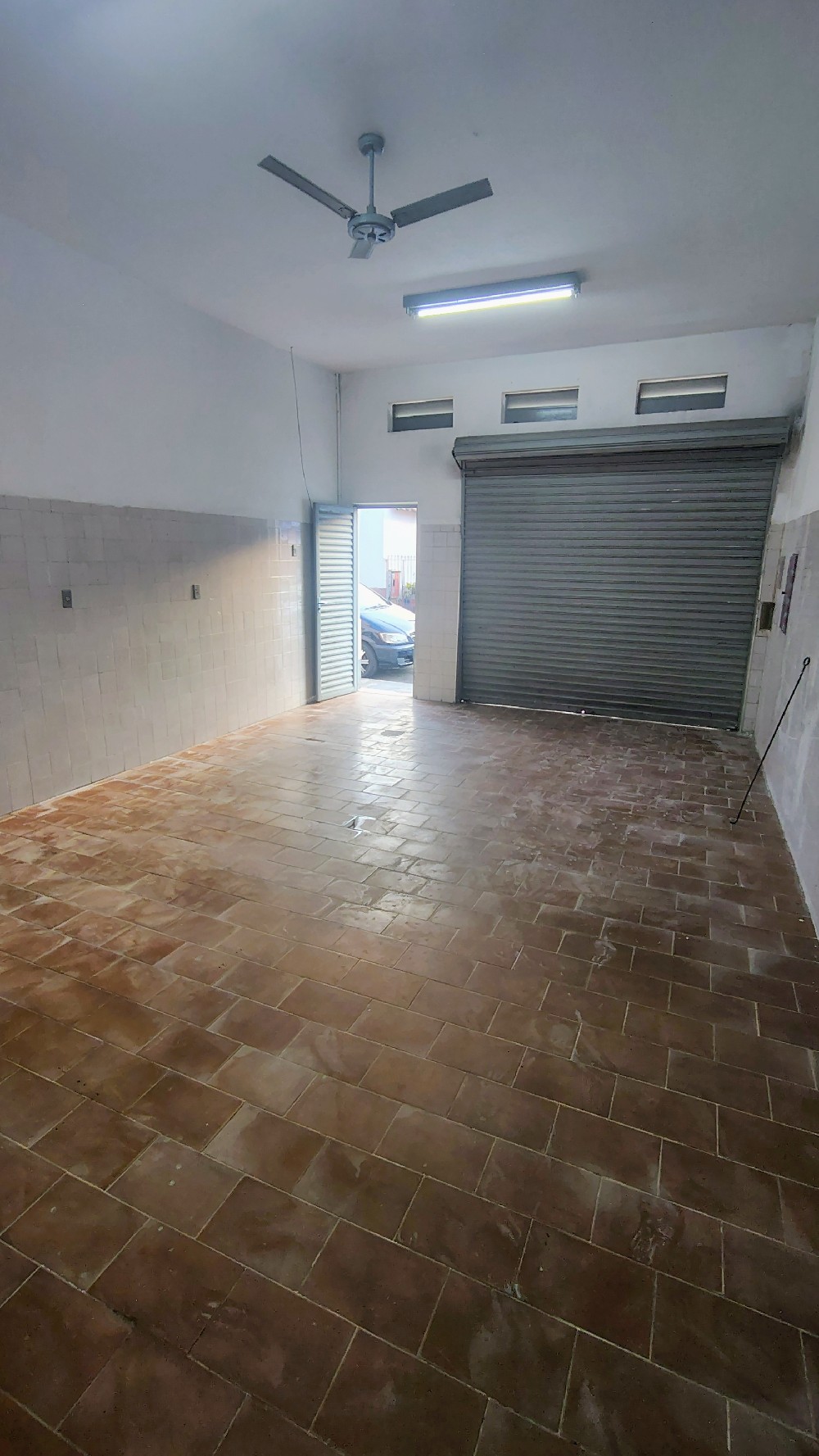 IMÓVEL PARA LOCAÇÃO OU VENDA NAS PROXIMIDADES DO CENTRO