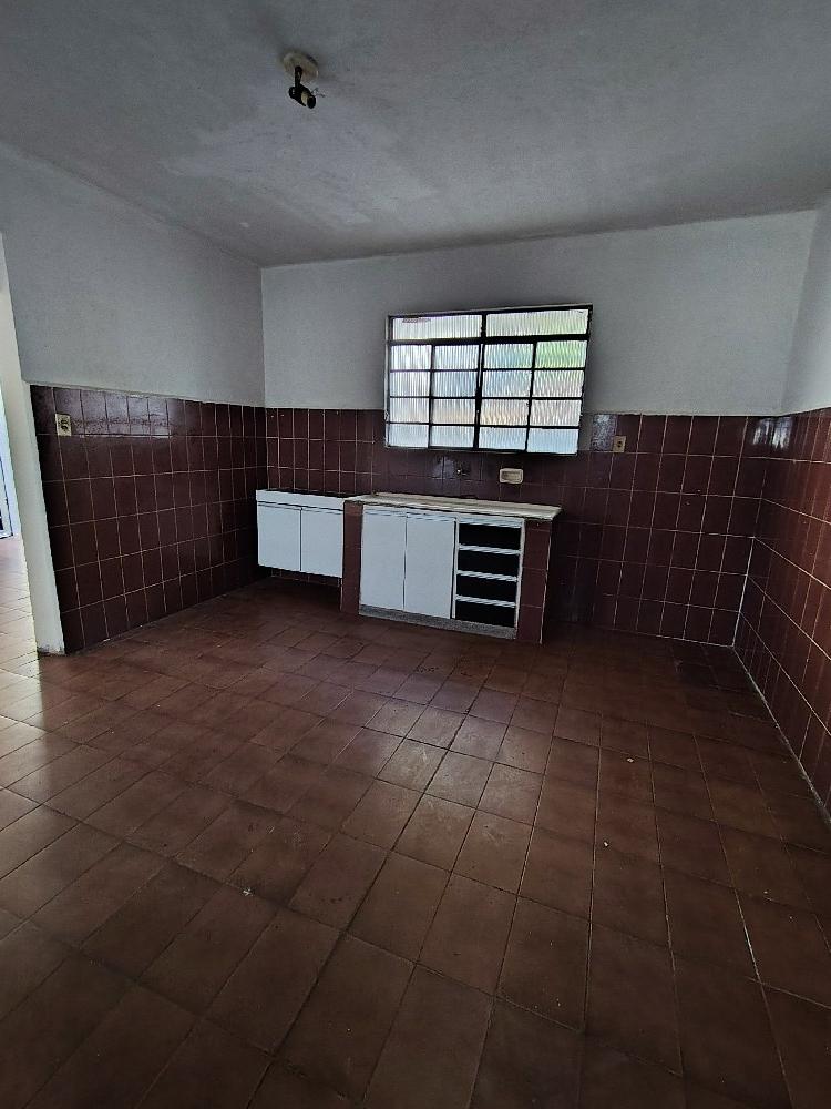 CASA PARA ALUGAR PRÓXIMO AO CENTRO